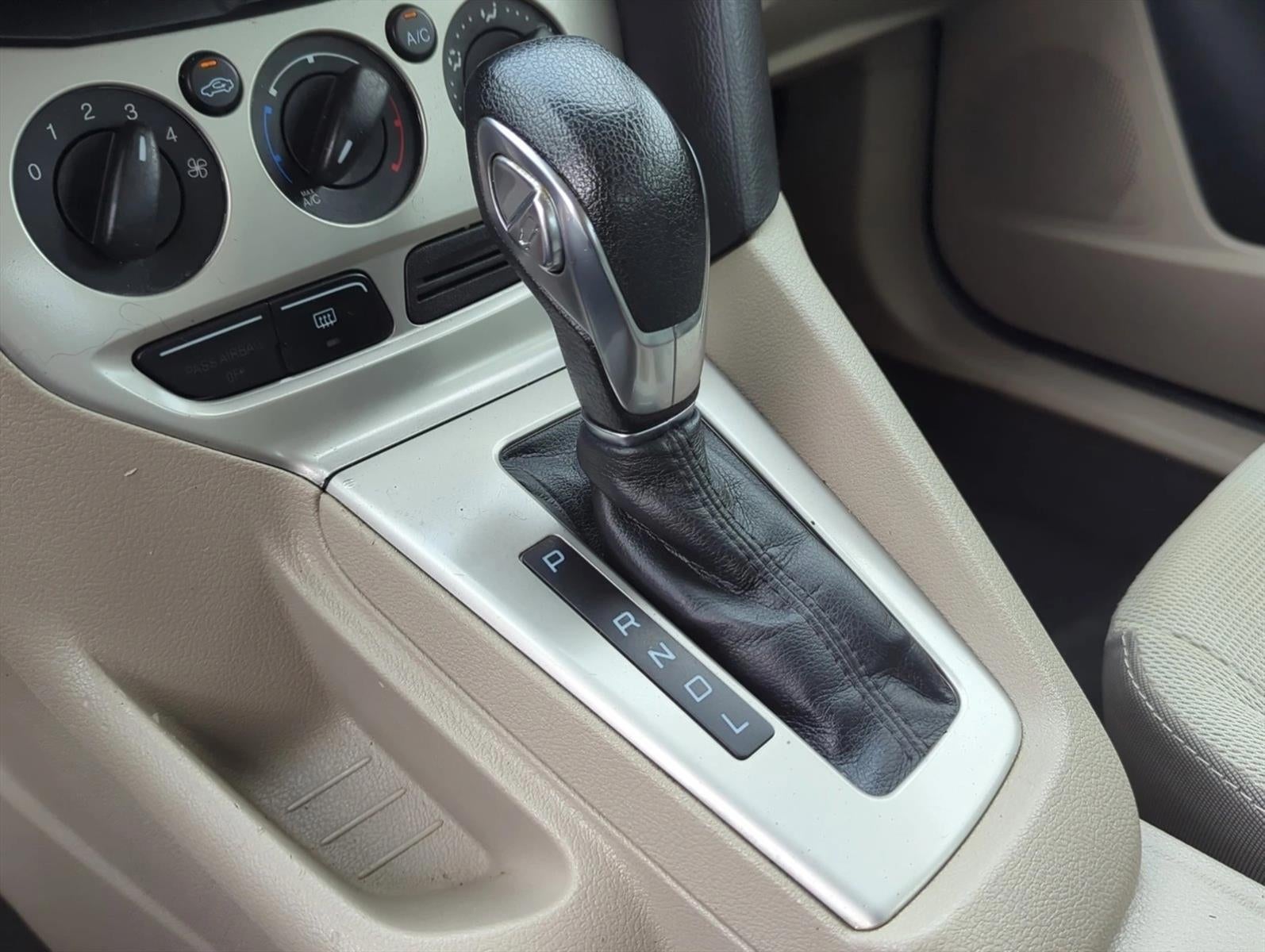 2012 Ford Focus 4dr Sdn SE