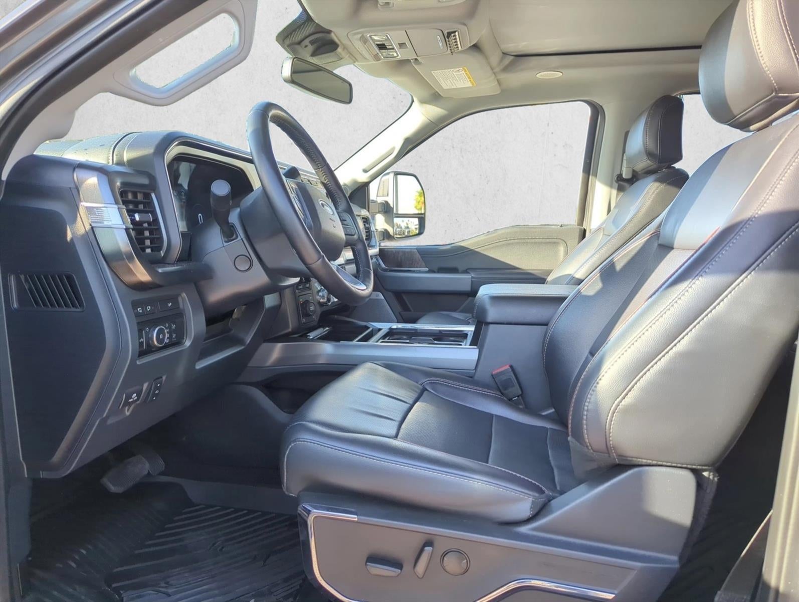 2024 Ford Super Duty F-250 SRW LARIAT 4WD Crew Cab 6.75' Box