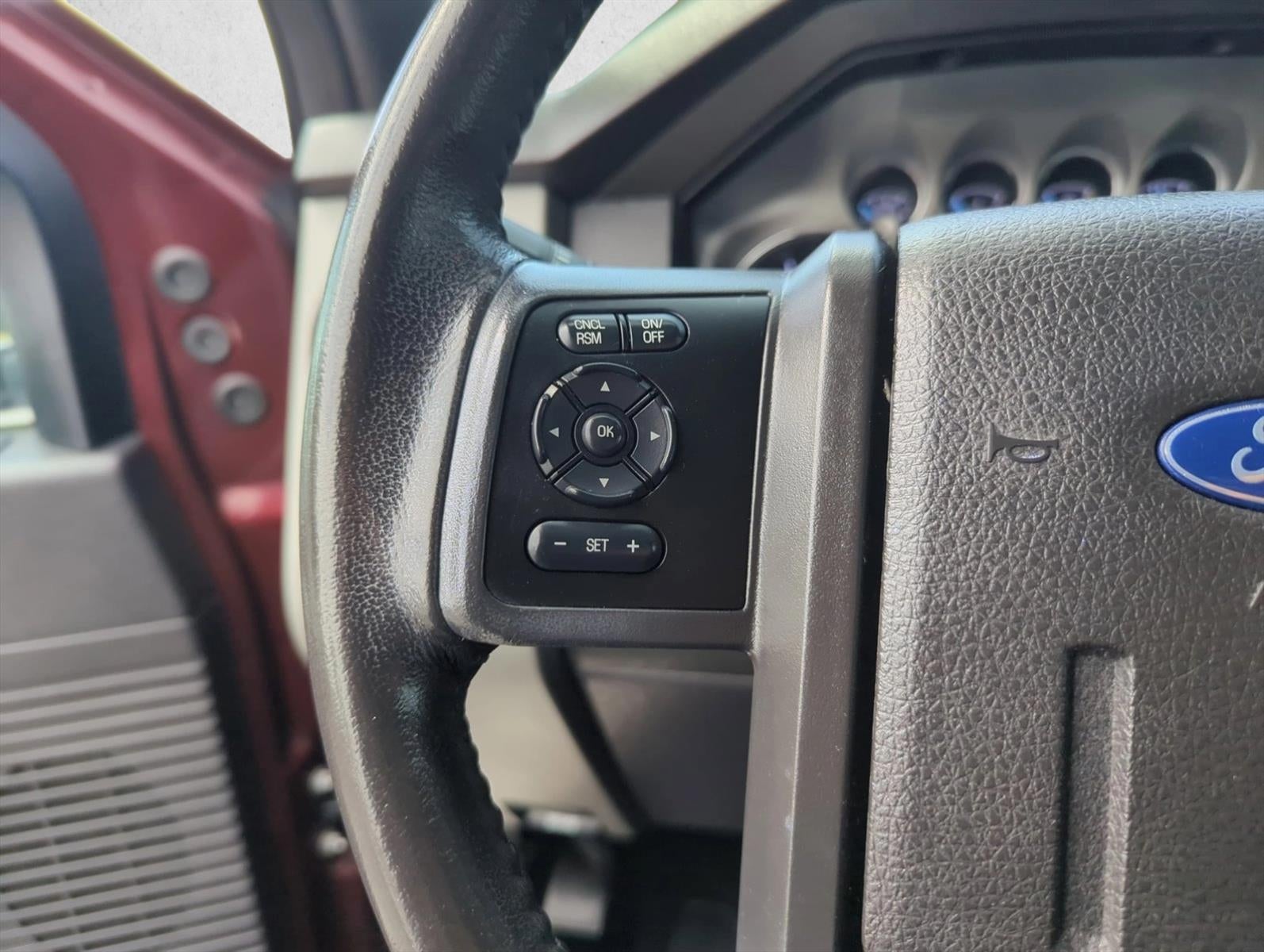 2016 Ford Super Duty F-350 DRW 4WD Crew Cab 8 Ft Box Lariat