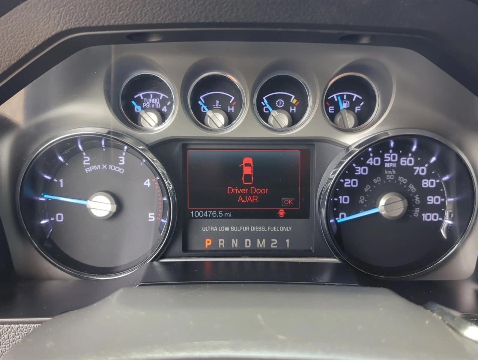 2016 Ford Super Duty F-350 DRW 4WD Crew Cab 8 Ft Box Lariat