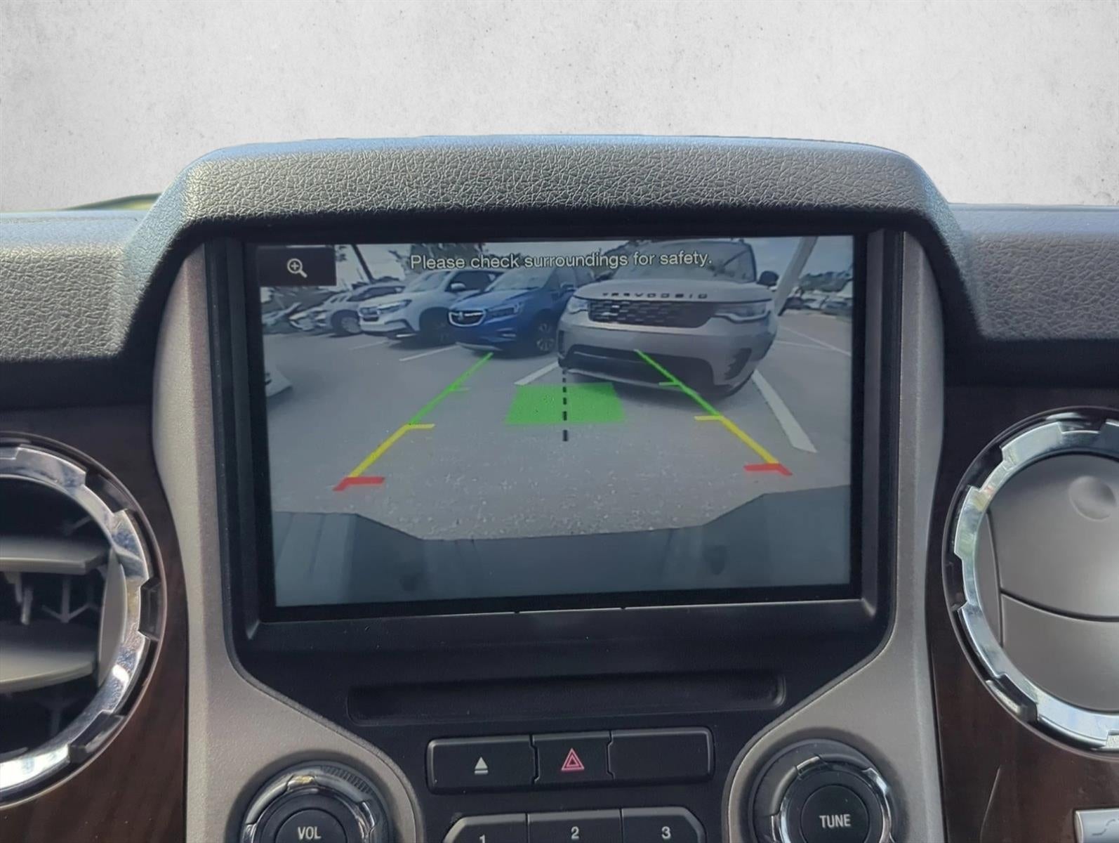 2016 Ford Super Duty F-350 DRW 4WD Crew Cab 8 Ft Box Lariat