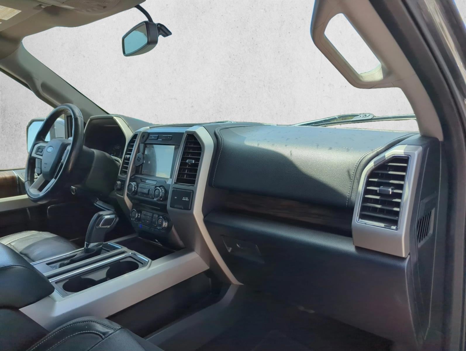 2018 Ford F-150 LARIAT 4WD SuperCrew 5.5' Box
