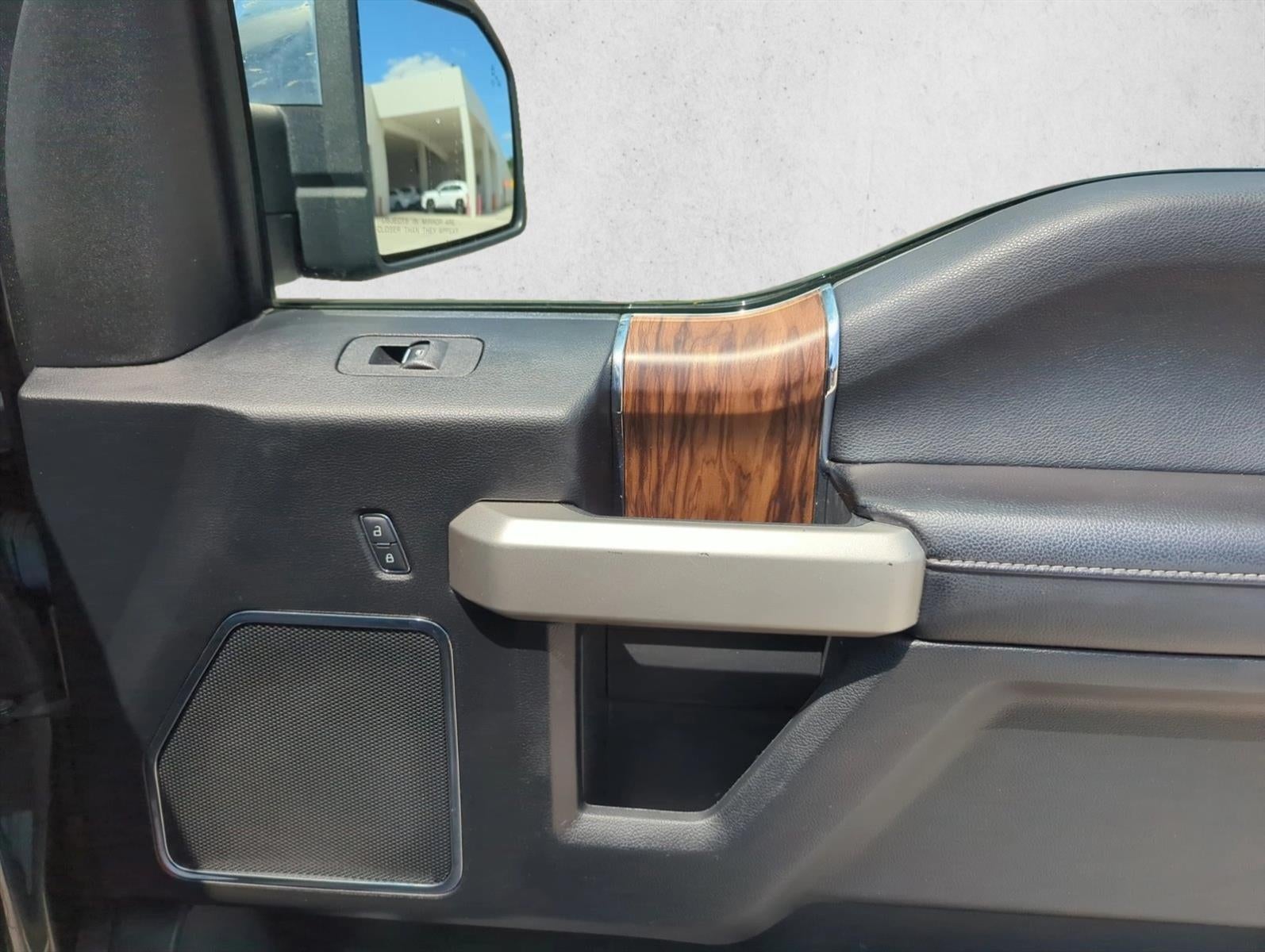 2018 Ford F-150 LARIAT 4WD SuperCrew 5.5' Box