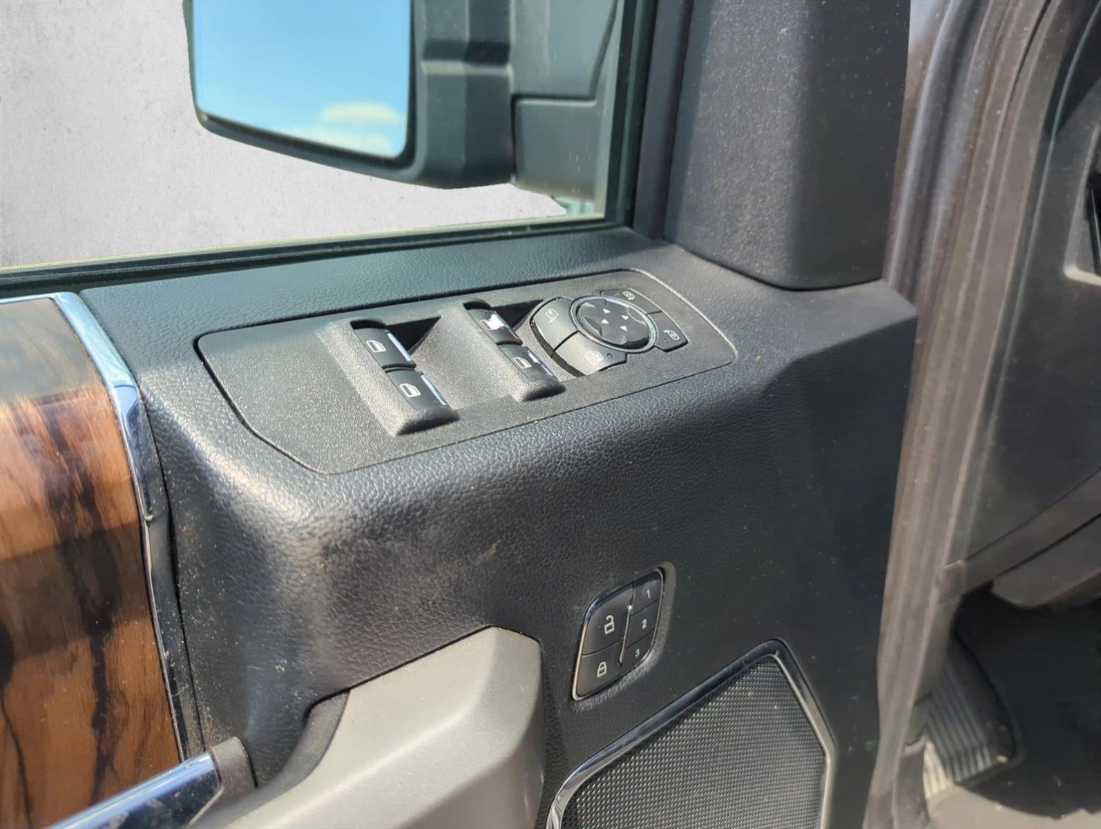 2018 Ford F-150 LARIAT 4WD SuperCrew 5.5' Box
