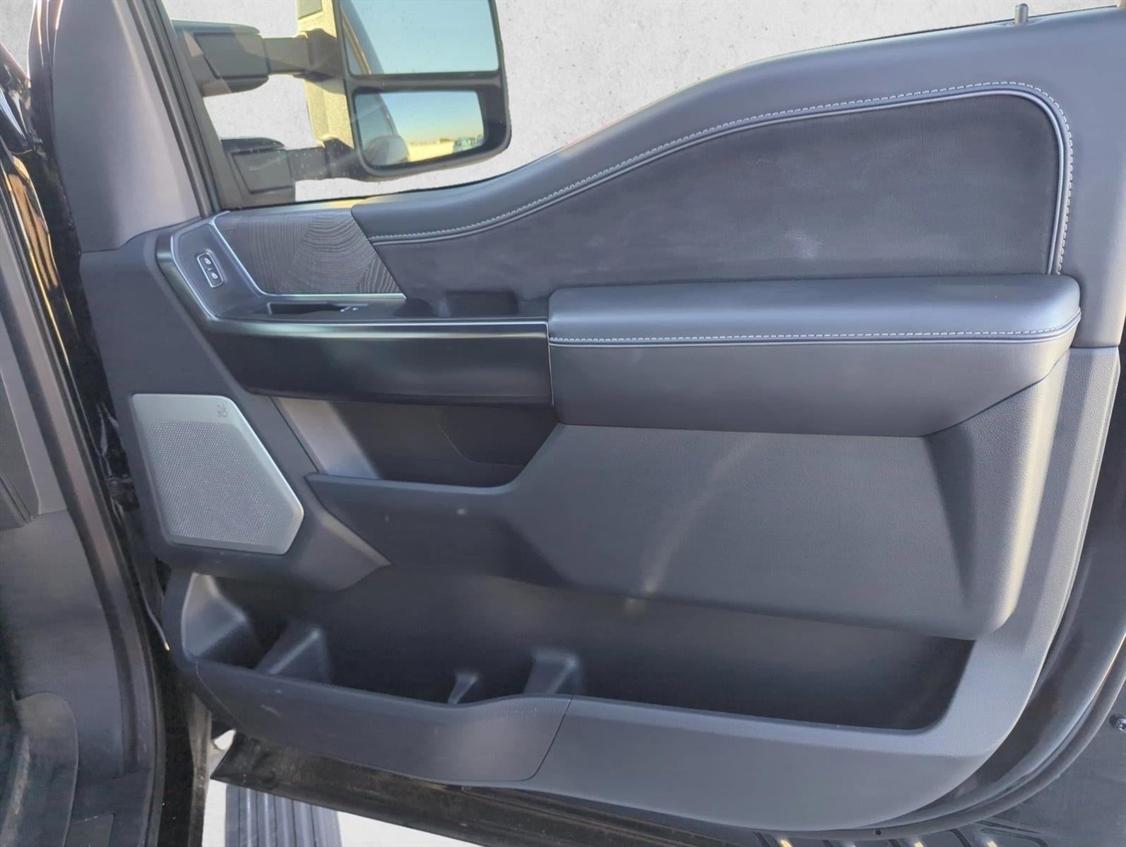 2023 Ford F-150 Platinum 4WD SuperCrew 5.5' Box