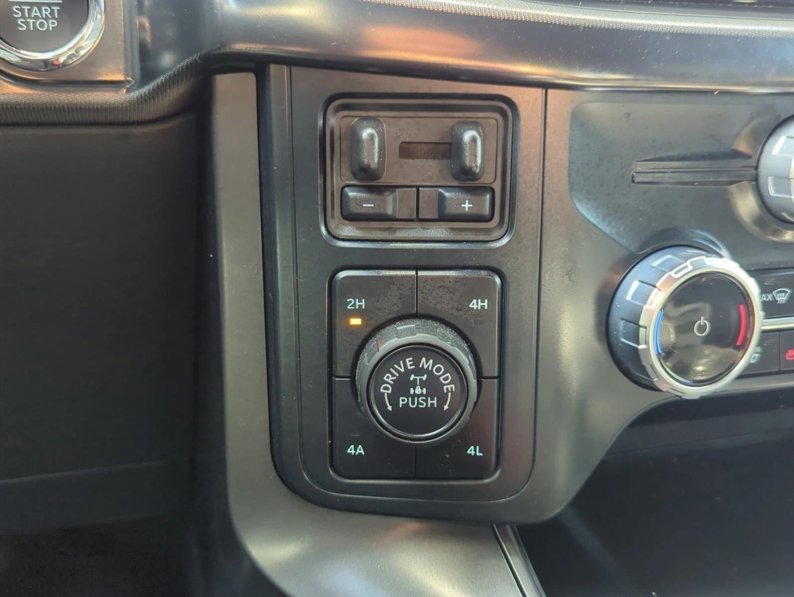 2025 Ford F-150 LARIAT 4WD SuperCrew 5.5' Box