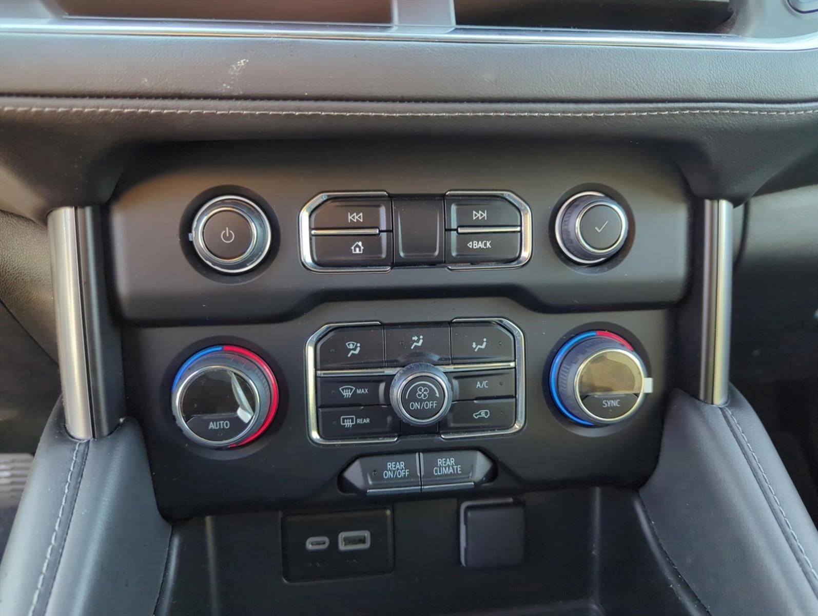 2024 Chevrolet Suburban 2WD LS