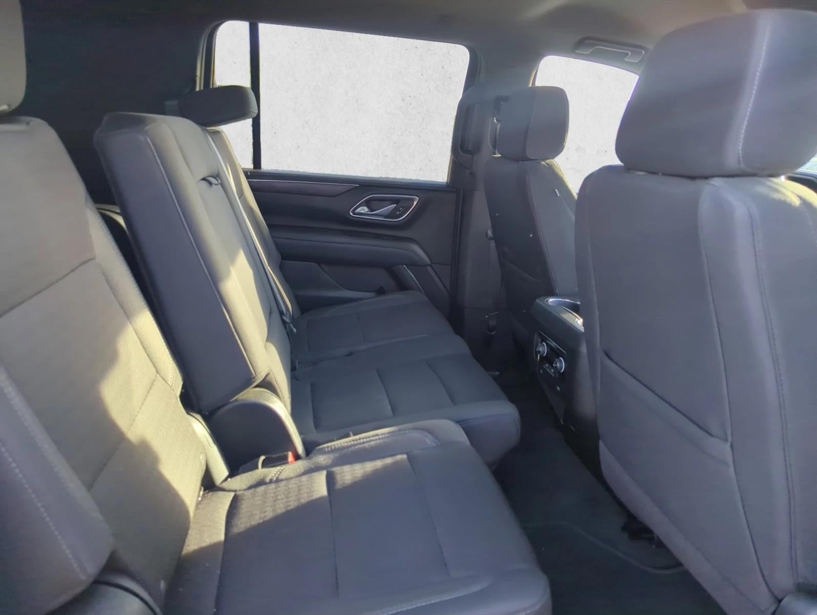 2024 Chevrolet Suburban 2WD LS