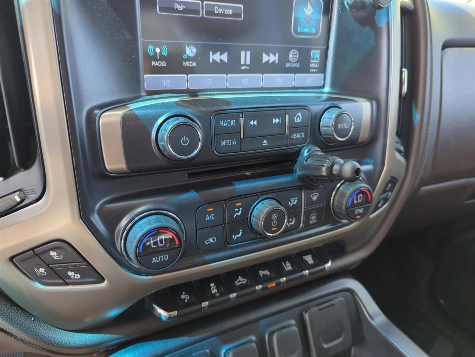 2017 GMC Sierra 3500HD Crew Cab Long Box 4-Wheel Drive Denali