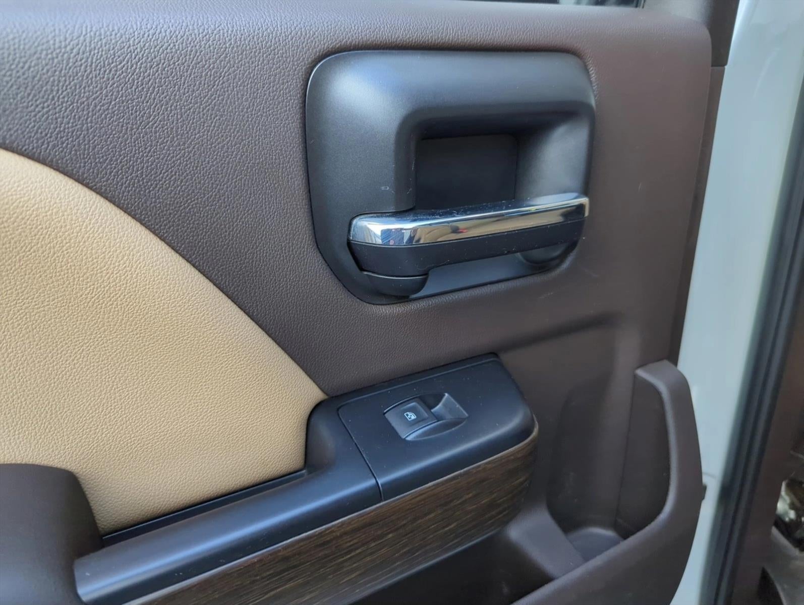 2017 GMC Sierra 3500HD Crew Cab Long Box 4-Wheel Drive Denali