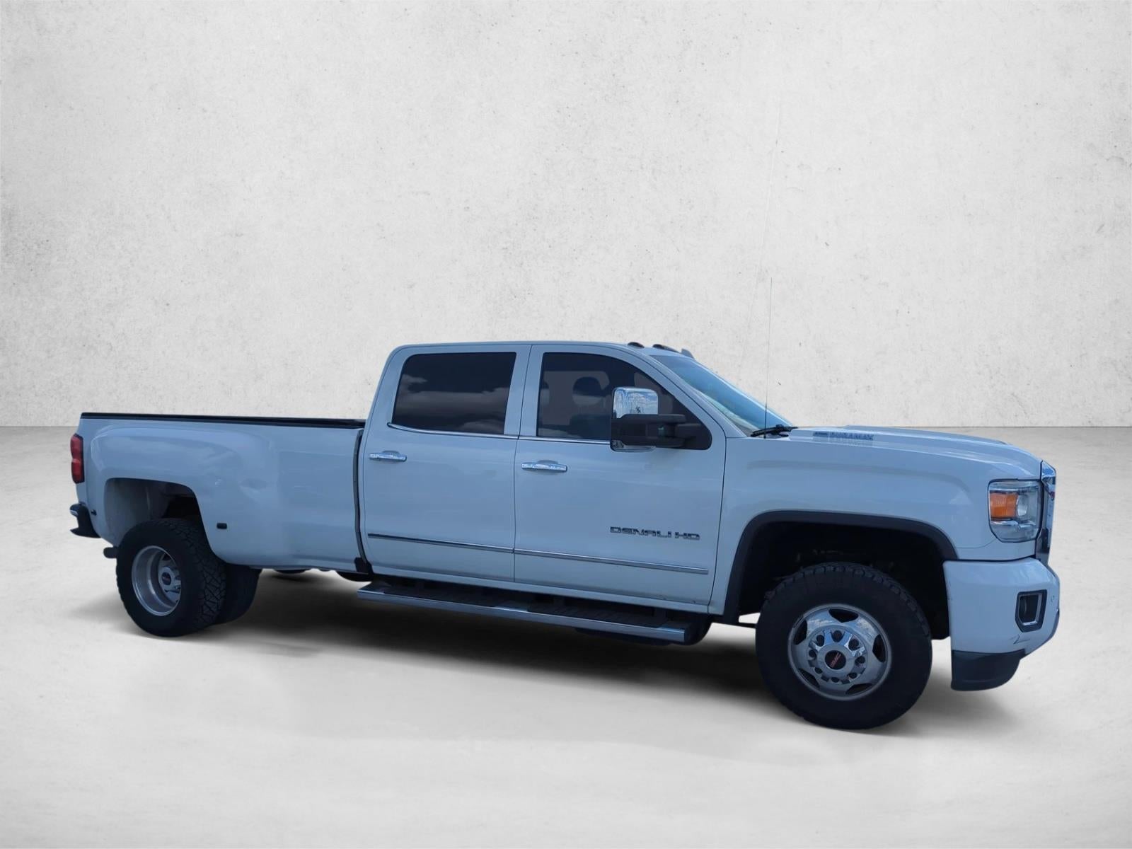 2017 GMC Sierra 3500HD Crew Cab Long Box 4-Wheel Drive Denali