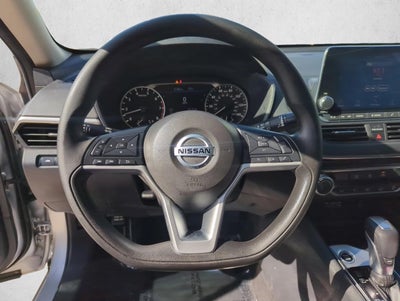 2022 Nissan Altima 2.5 SV Sedan