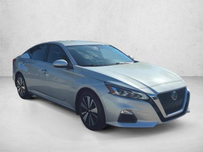 2022 Nissan Altima 2.5 SV Sedan