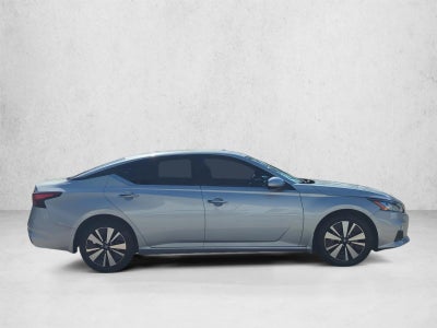 2022 Nissan Altima 2.5 SV Sedan