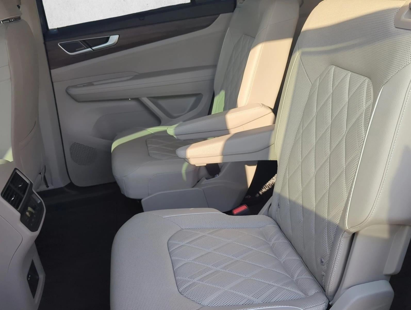 2025 Volkswagen Atlas 2.0T SEL Premium R-Line 4MOTION