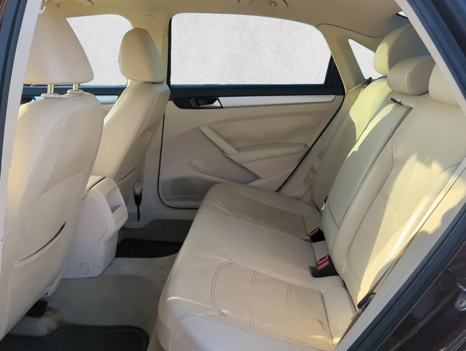 2012 Volkswagen Passat 4dr Sdn 2.5L Manual SE PZEV