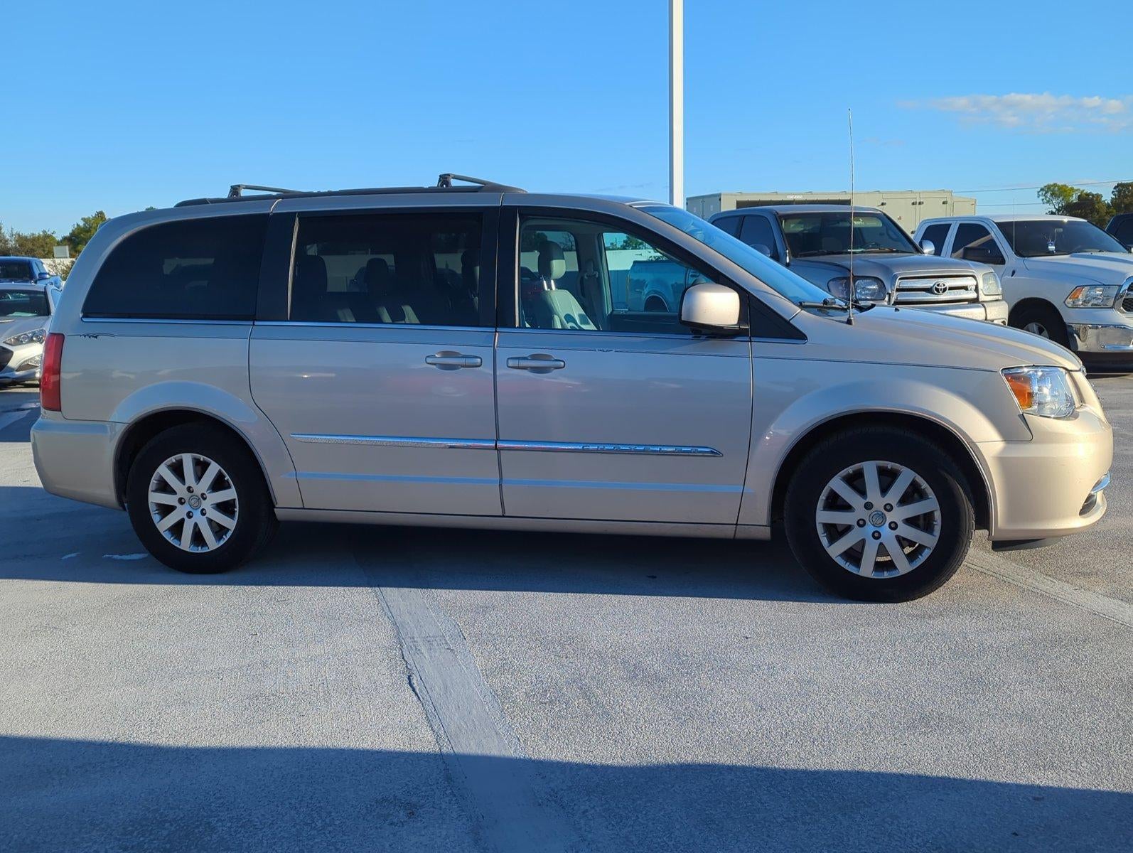 2013 Chrysler Town & Country 4dr Wgn Touring