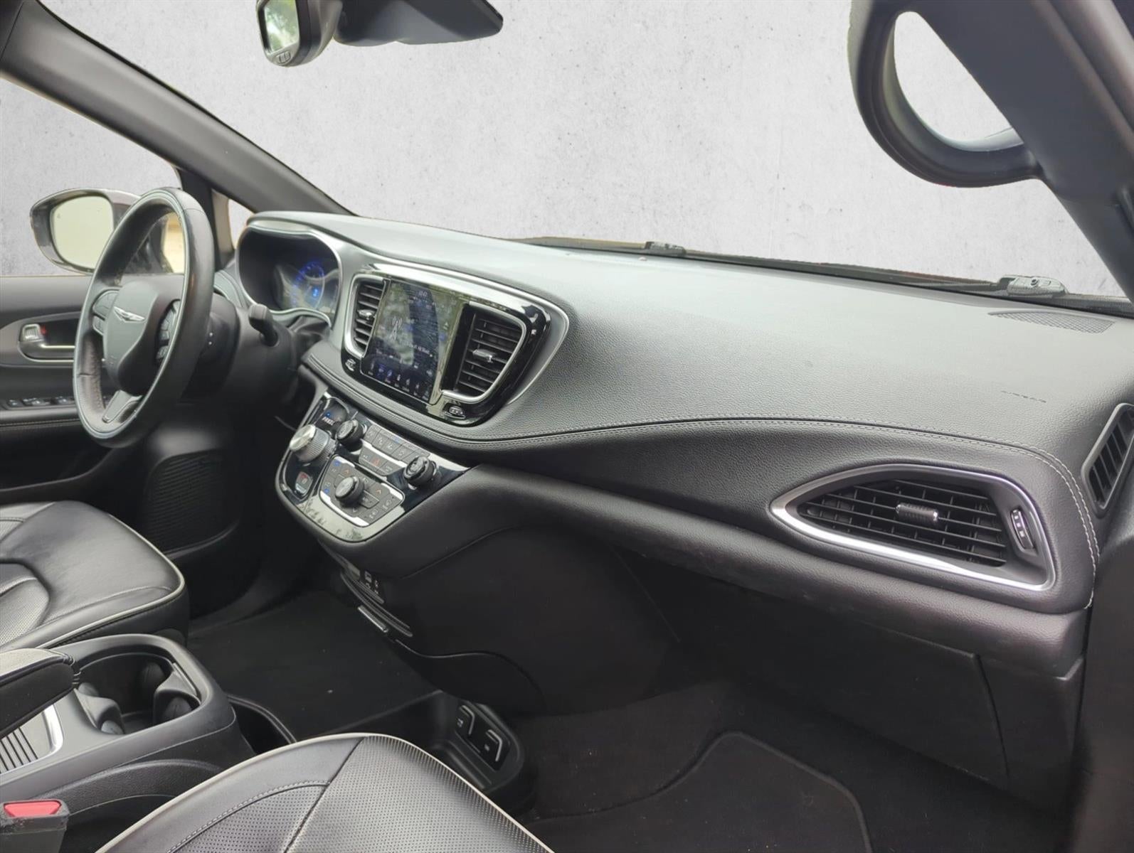 2019 Chrysler Pacifica Limited FWD
