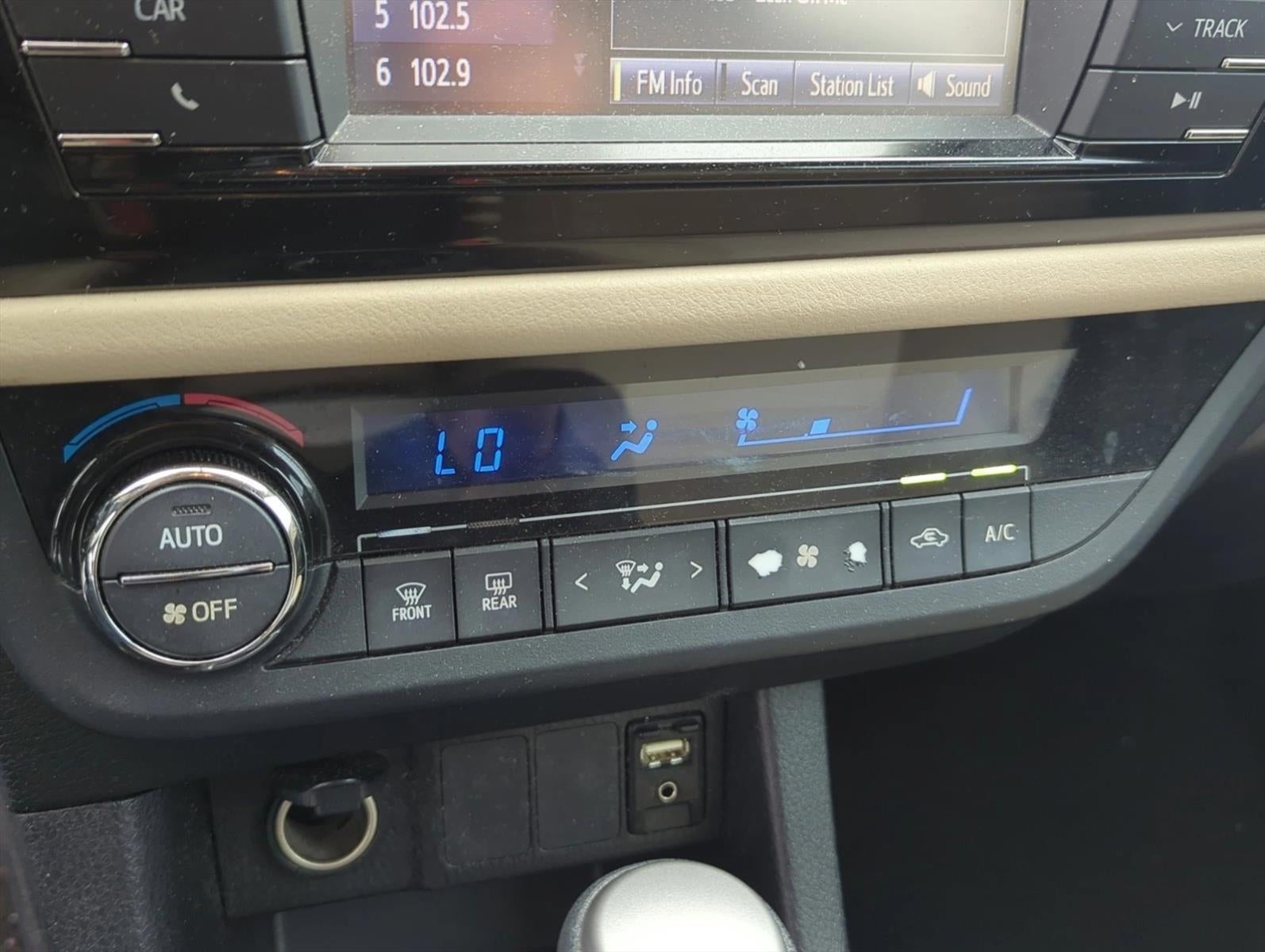 2016 Toyota Corolla 4dr Sdn CVT Auto LE (Natl)