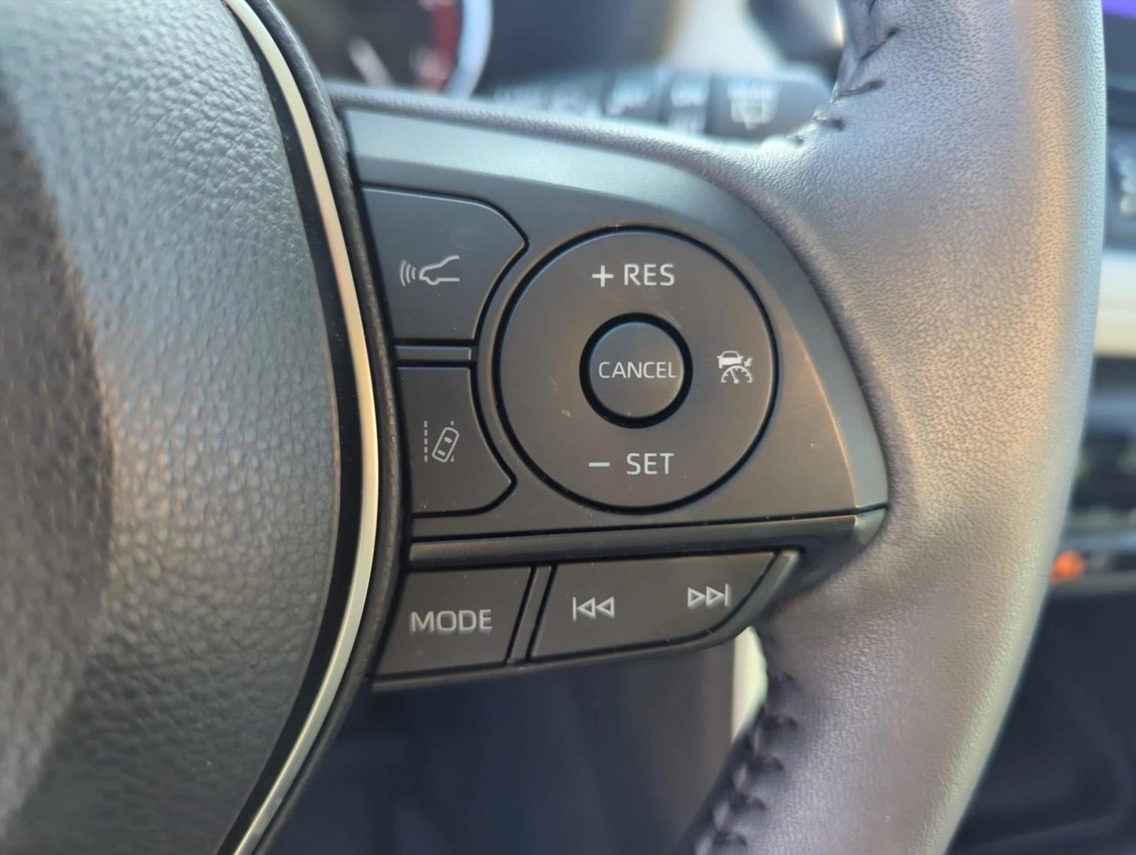 2024 Toyota RAV4 XLE Premium FWD (Natl)