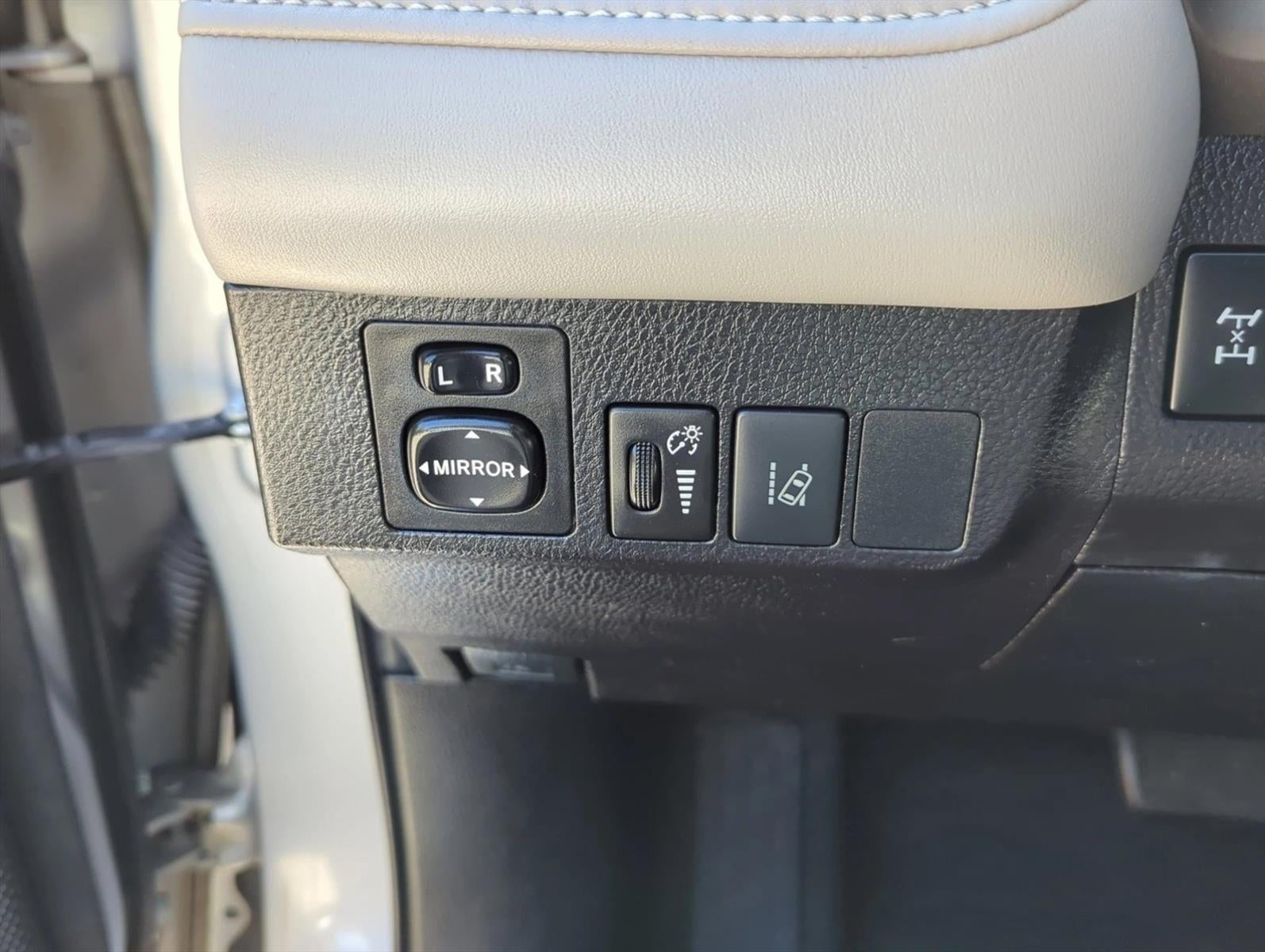 2017 Toyota RAV4 Limited AWD (GS)