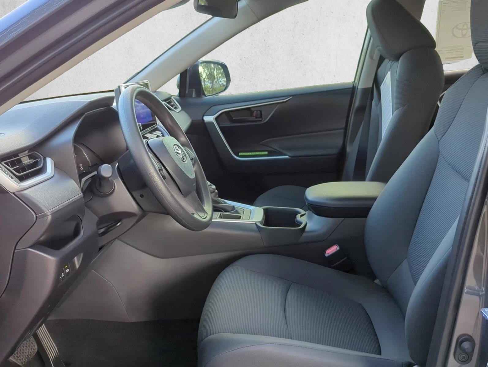 2025 Toyota RAV4 LE FWD (GS)