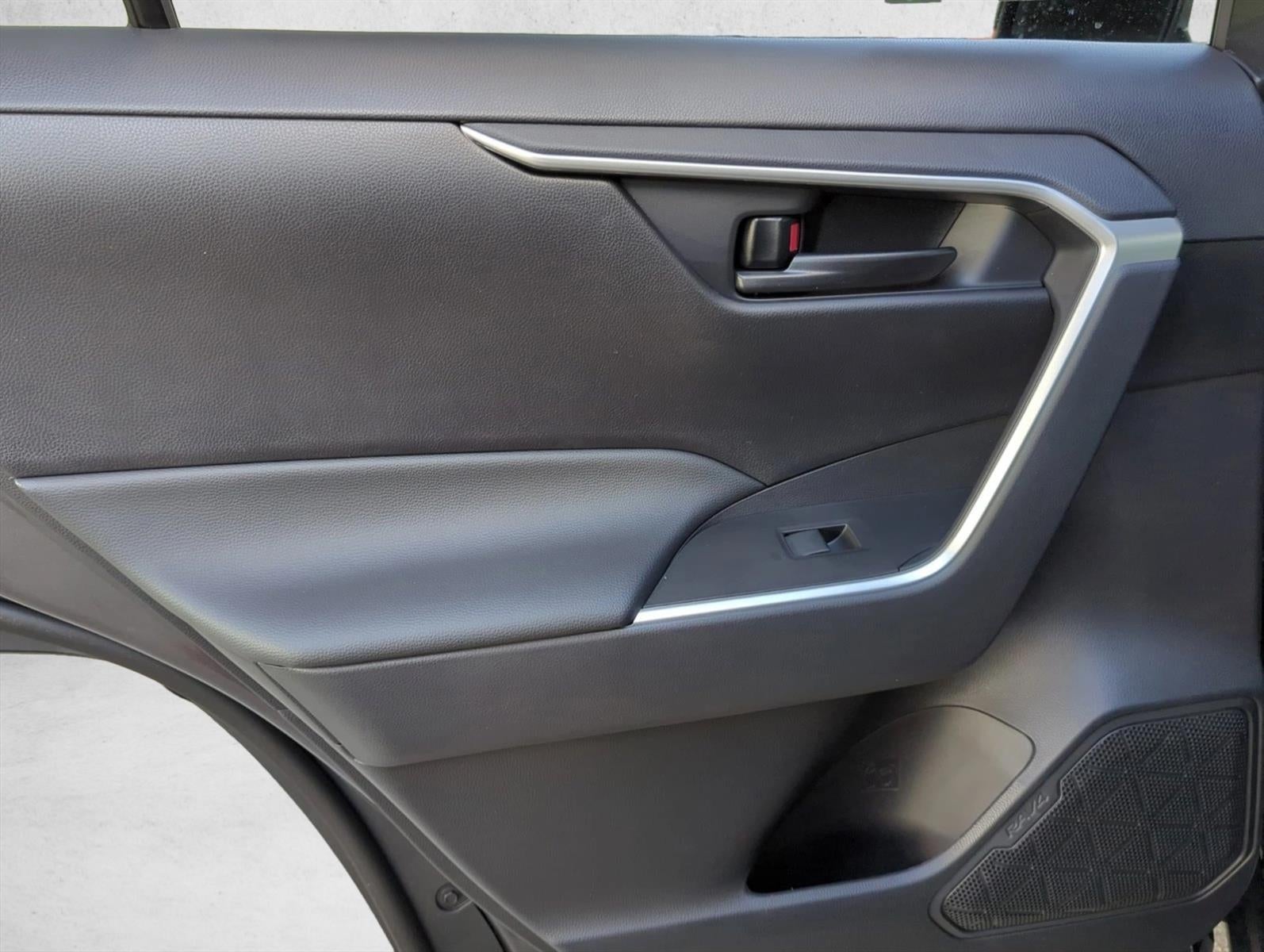 2025 Toyota RAV4 LE FWD (GS)