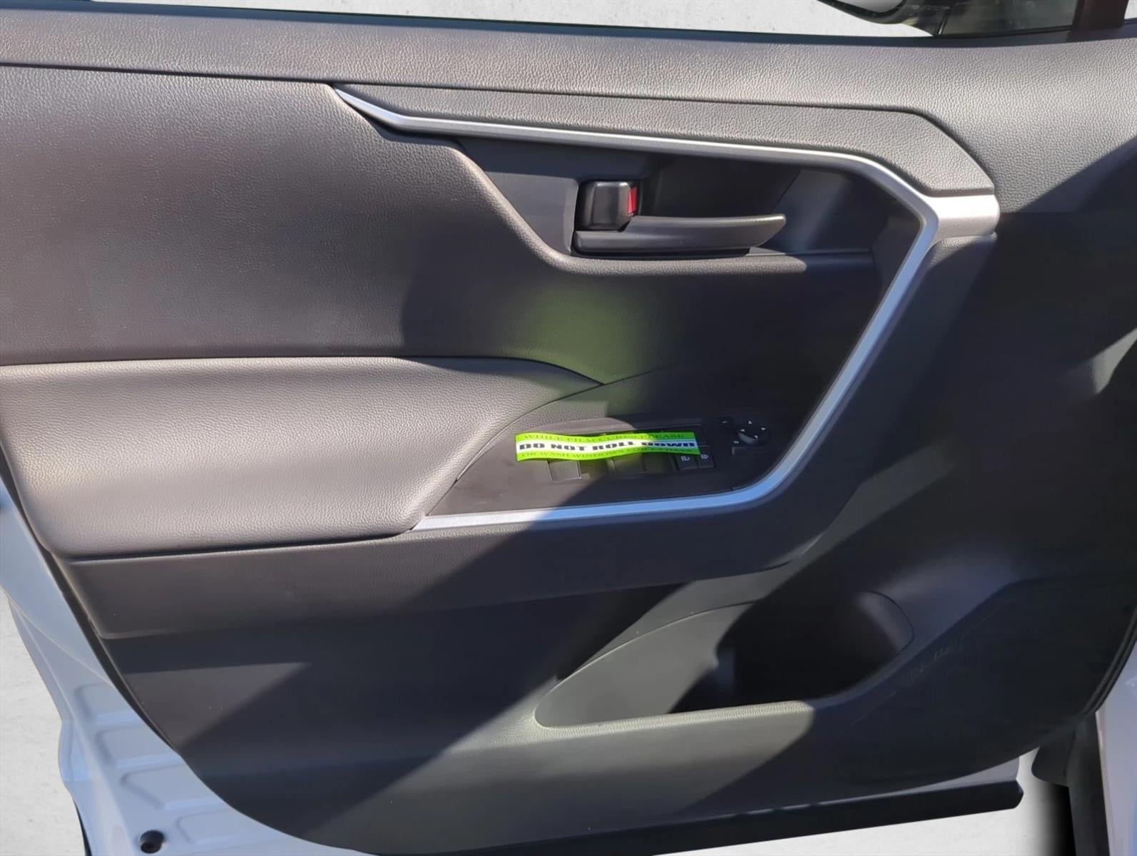 2025 Toyota RAV4 LE FWD (GS)