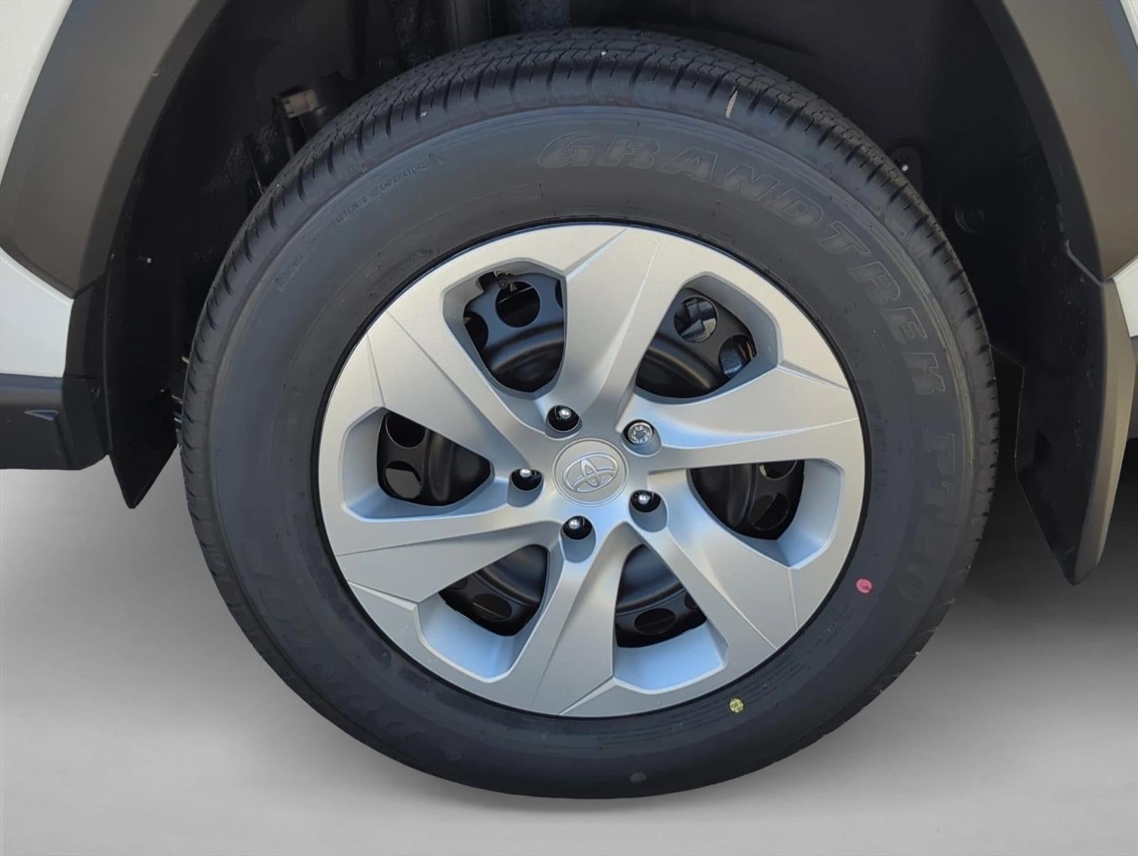 2025 Toyota RAV4 LE FWD (GS)