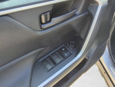 2021 Toyota RAV4 LE FWD (GS)