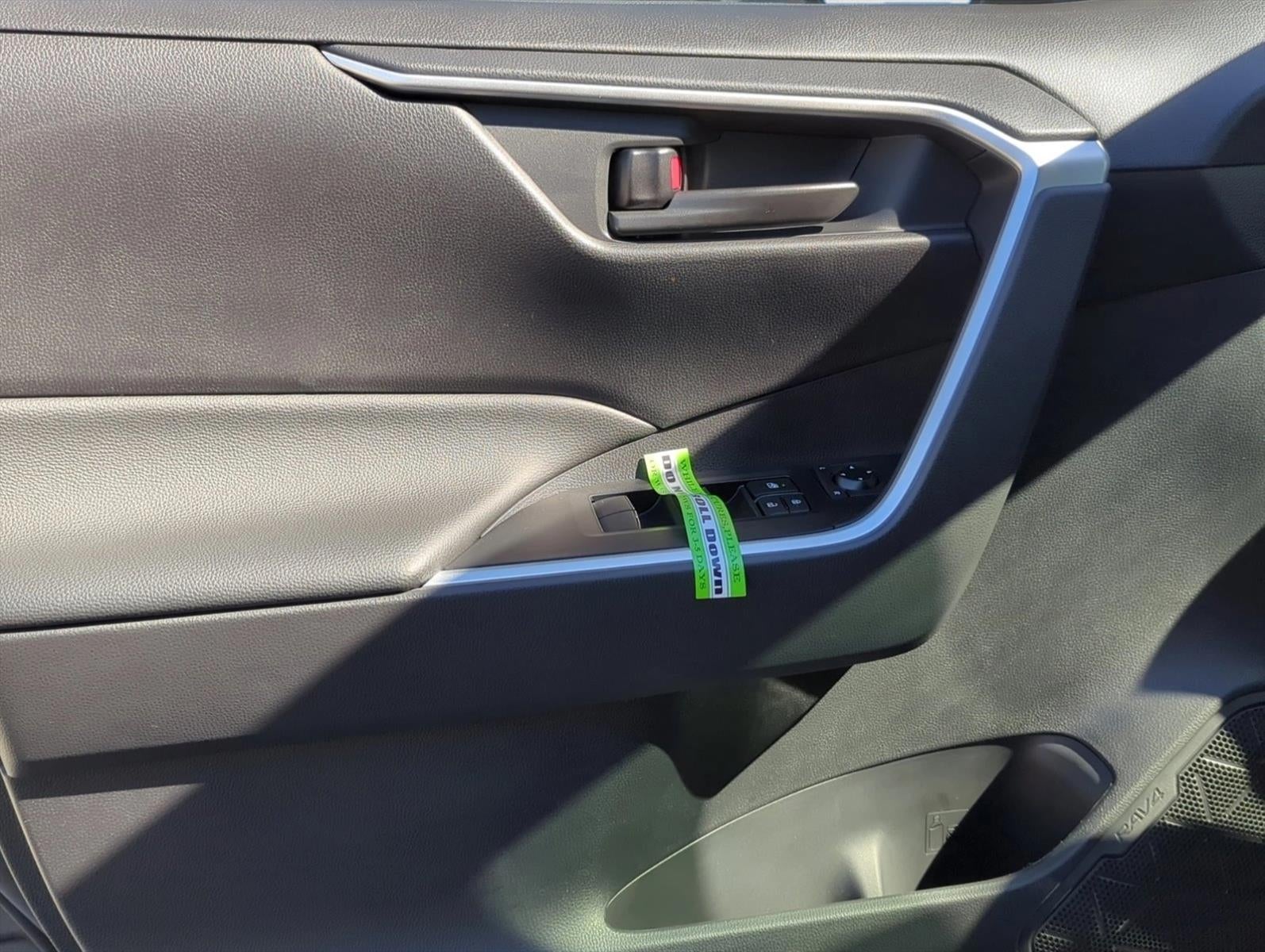 2025 Toyota RAV4 LE FWD (GS)