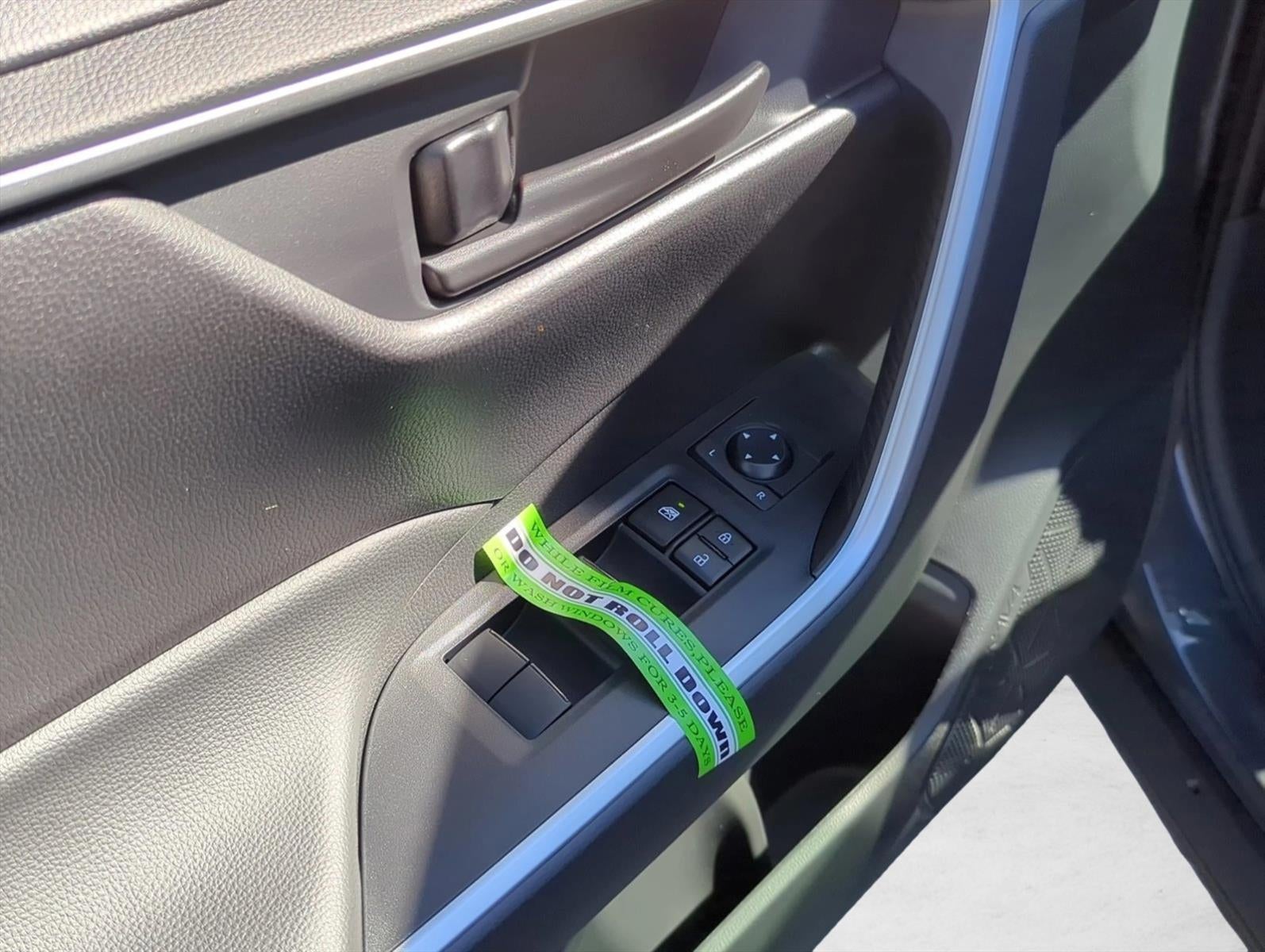 2025 Toyota RAV4 LE FWD (GS)