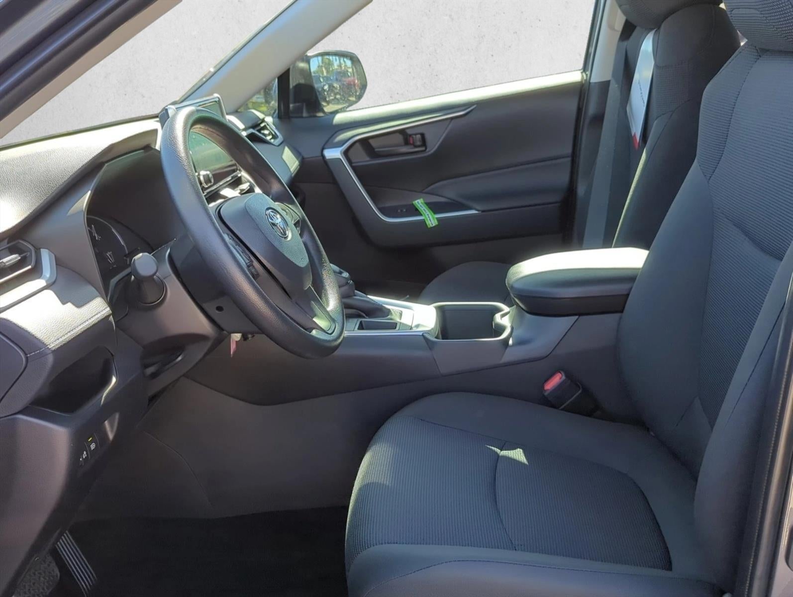 2025 Toyota RAV4 LE FWD (GS)