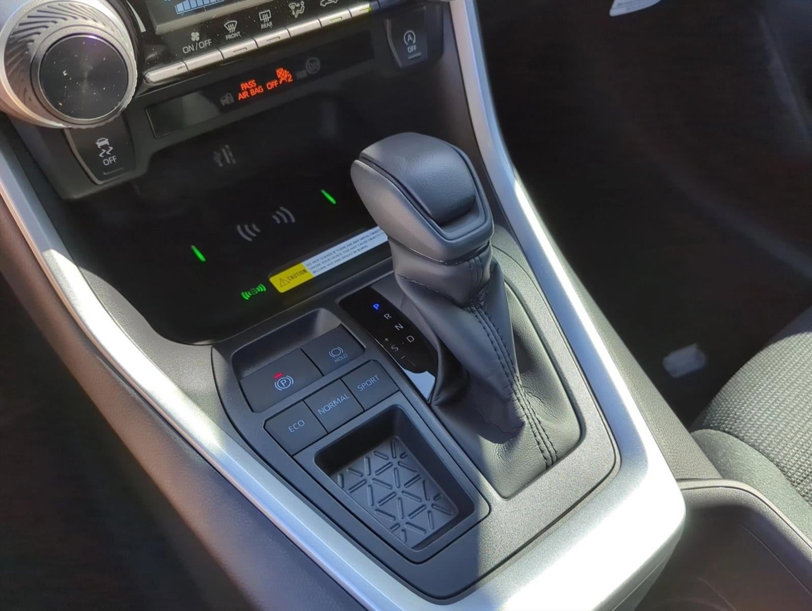 2025 Toyota RAV4 LE FWD (GS)