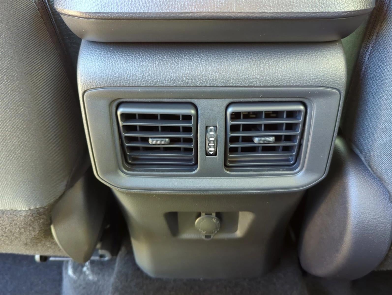 2025 Toyota RAV4 LE FWD (GS)