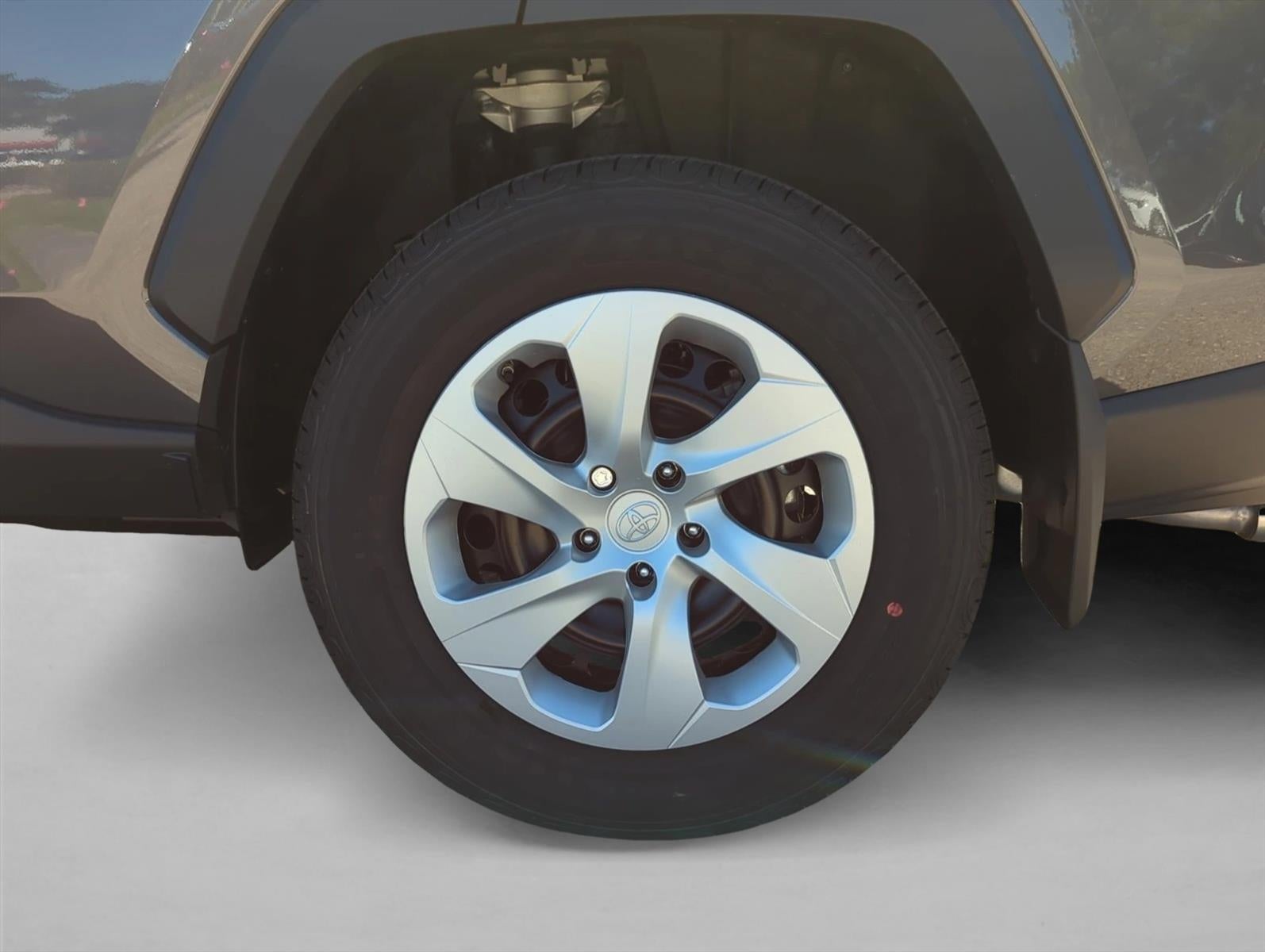 2025 Toyota RAV4 LE FWD (GS)