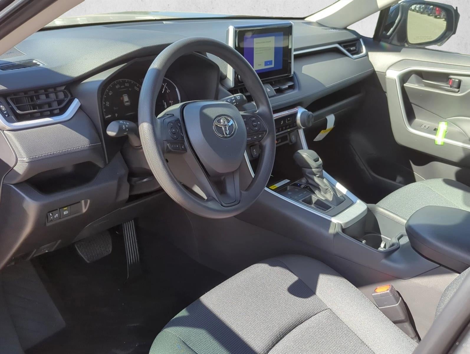 2025 Toyota RAV4 LE FWD (GS)