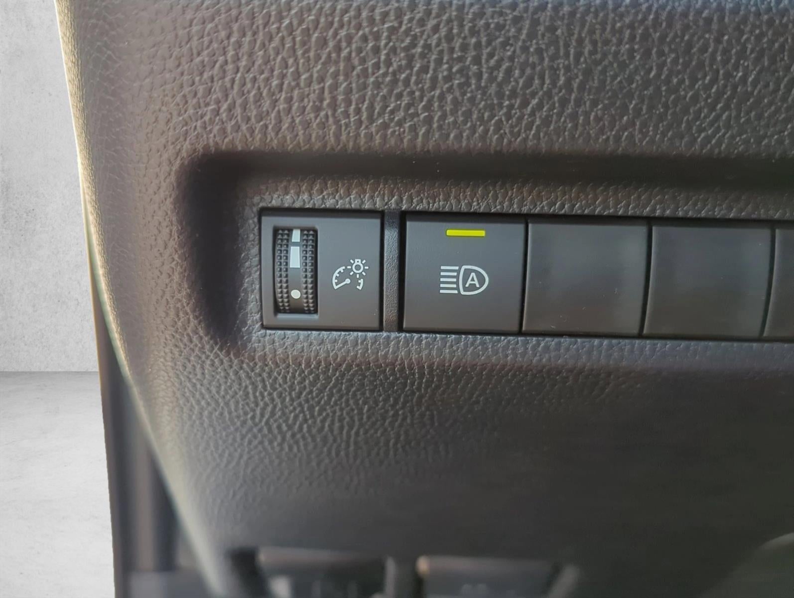 2025 Toyota RAV4 XLE FWD (GS)