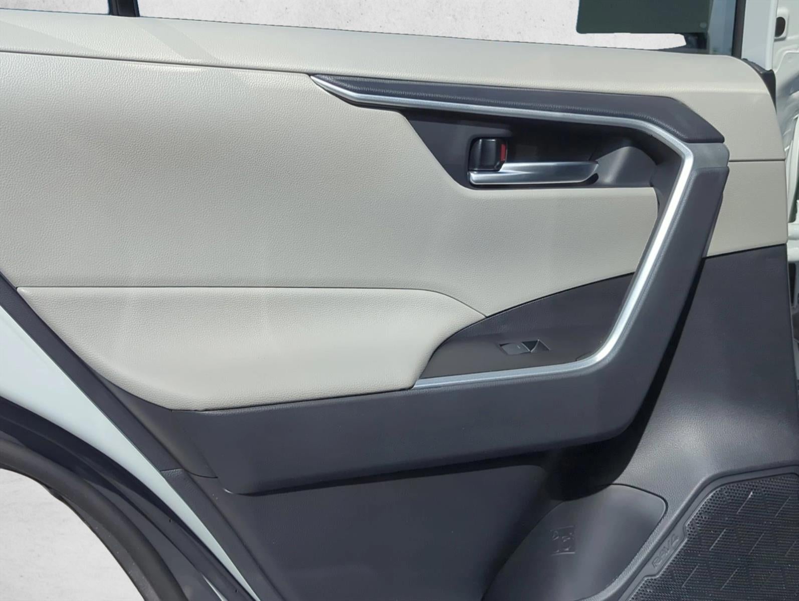 2025 Toyota RAV4 XLE FWD (GS)