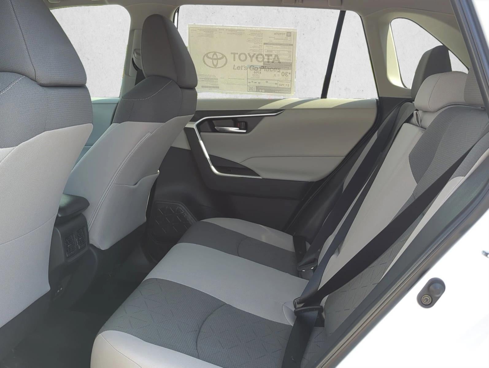 2025 Toyota RAV4 XLE FWD (GS)