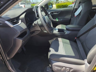 2025 Toyota RAV4 XLE FWD (GS)