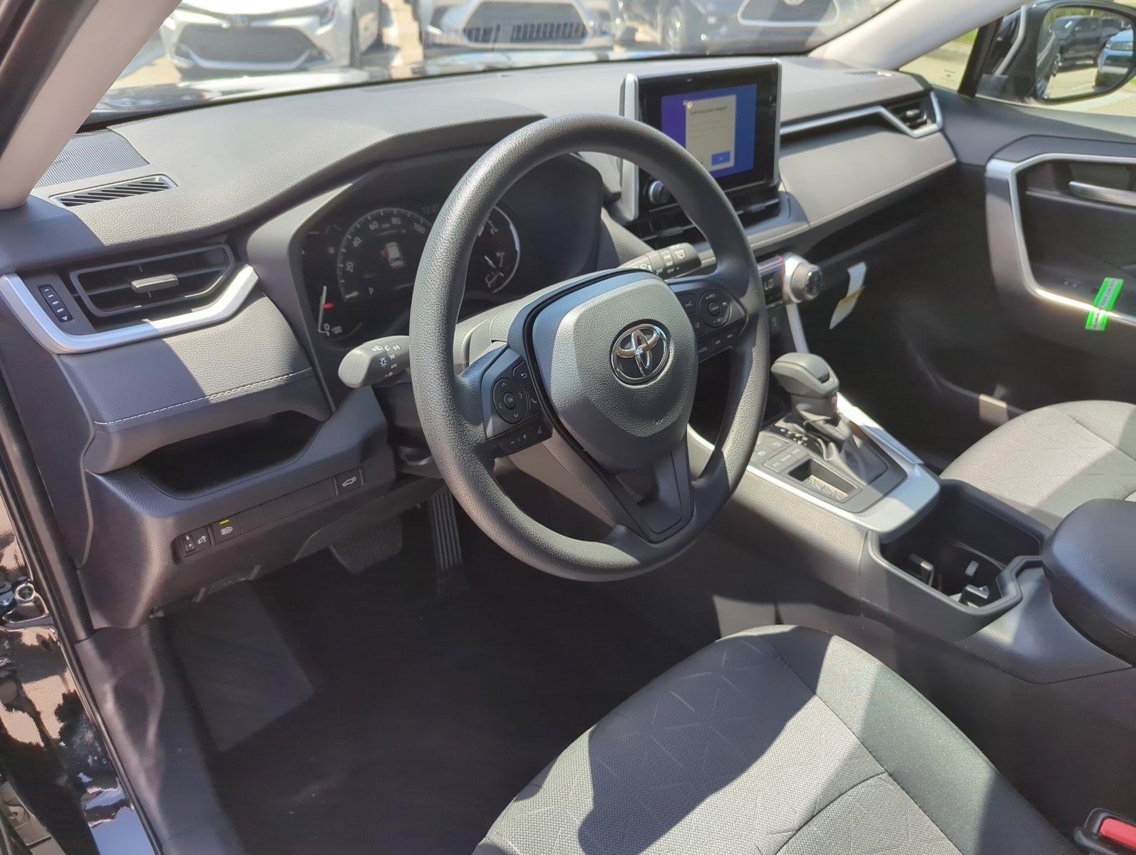 2025 Toyota RAV4 XLE FWD (GS)