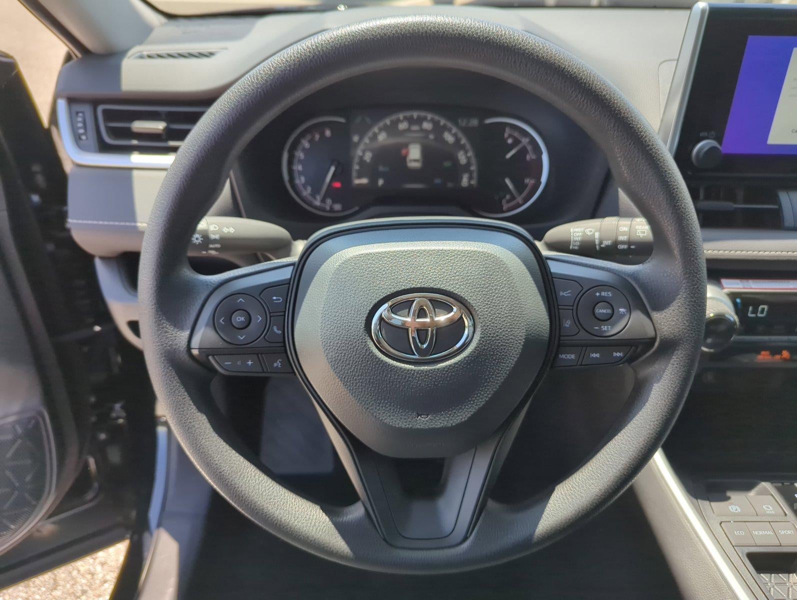 2025 Toyota RAV4 XLE FWD (GS)
