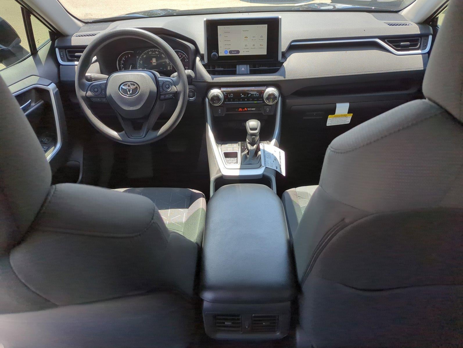 2025 Toyota RAV4 XLE FWD (GS)