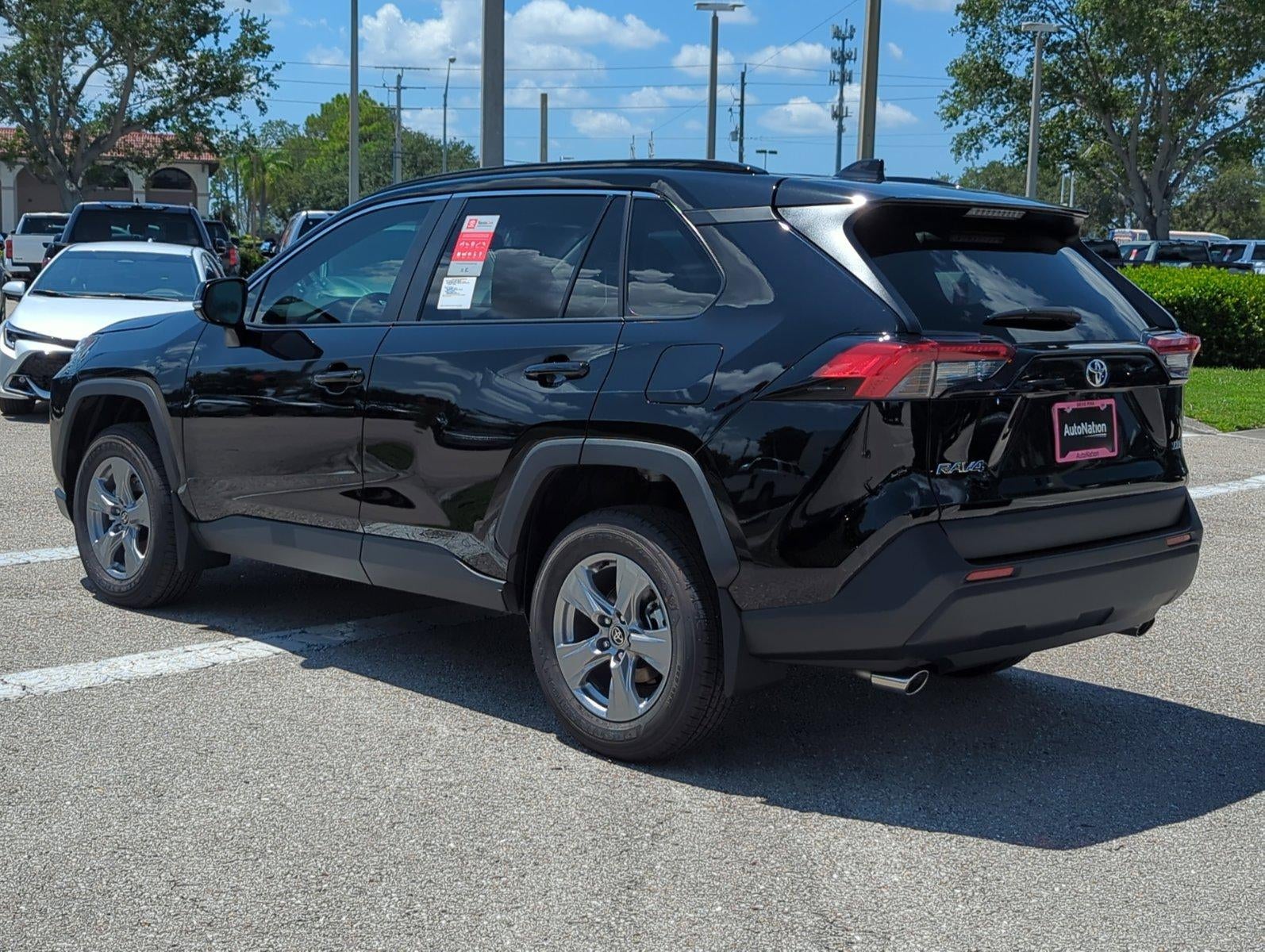 2025 Toyota RAV4 XLE FWD (GS)