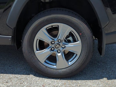 2025 Toyota RAV4 XLE FWD (GS)
