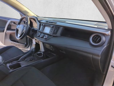 2017 Toyota RAV4 LE FWD (GS)