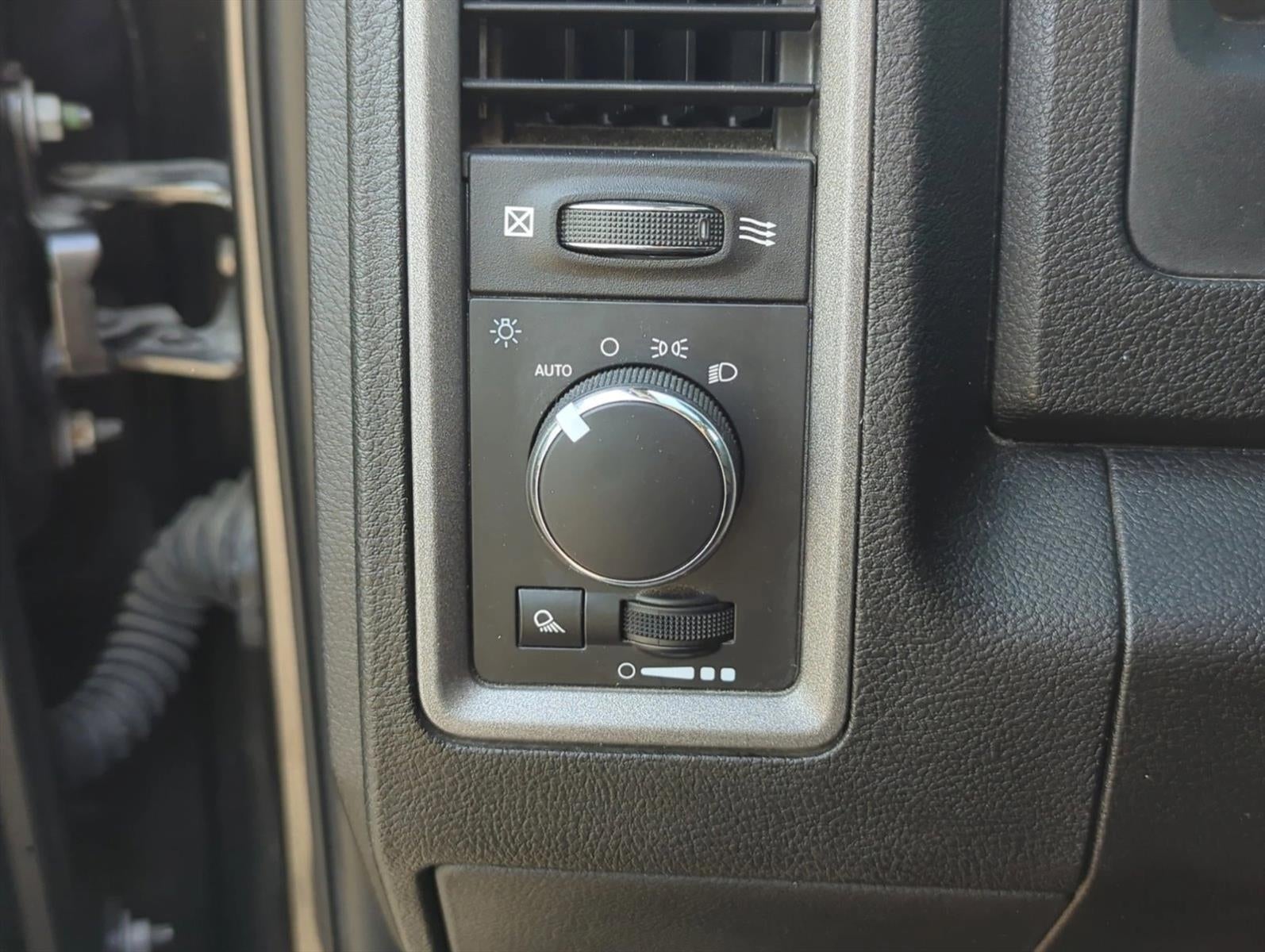 2022 RAM 1500 Classic Tradesman 4x4 Reg Cab 6'4" Box