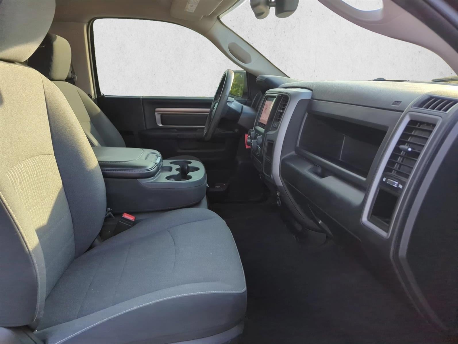 2022 RAM 1500 Classic Tradesman 4x4 Reg Cab 6'4" Box