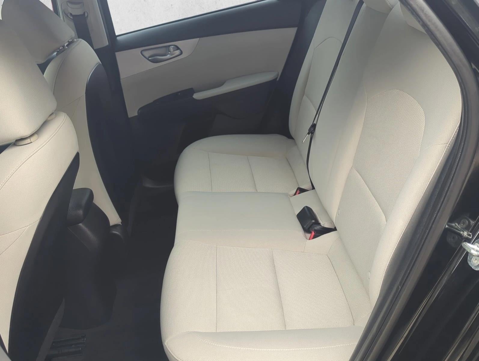 2023 Kia Forte LXS IVT